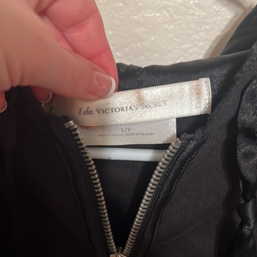 Victoria Secret - Picture 6 of 6